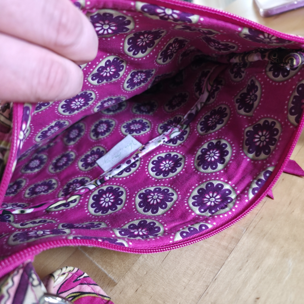 Retired Vera Bradley Very Berry Paisley Large Crossbody Hipster Bag - Picture 6 of 6